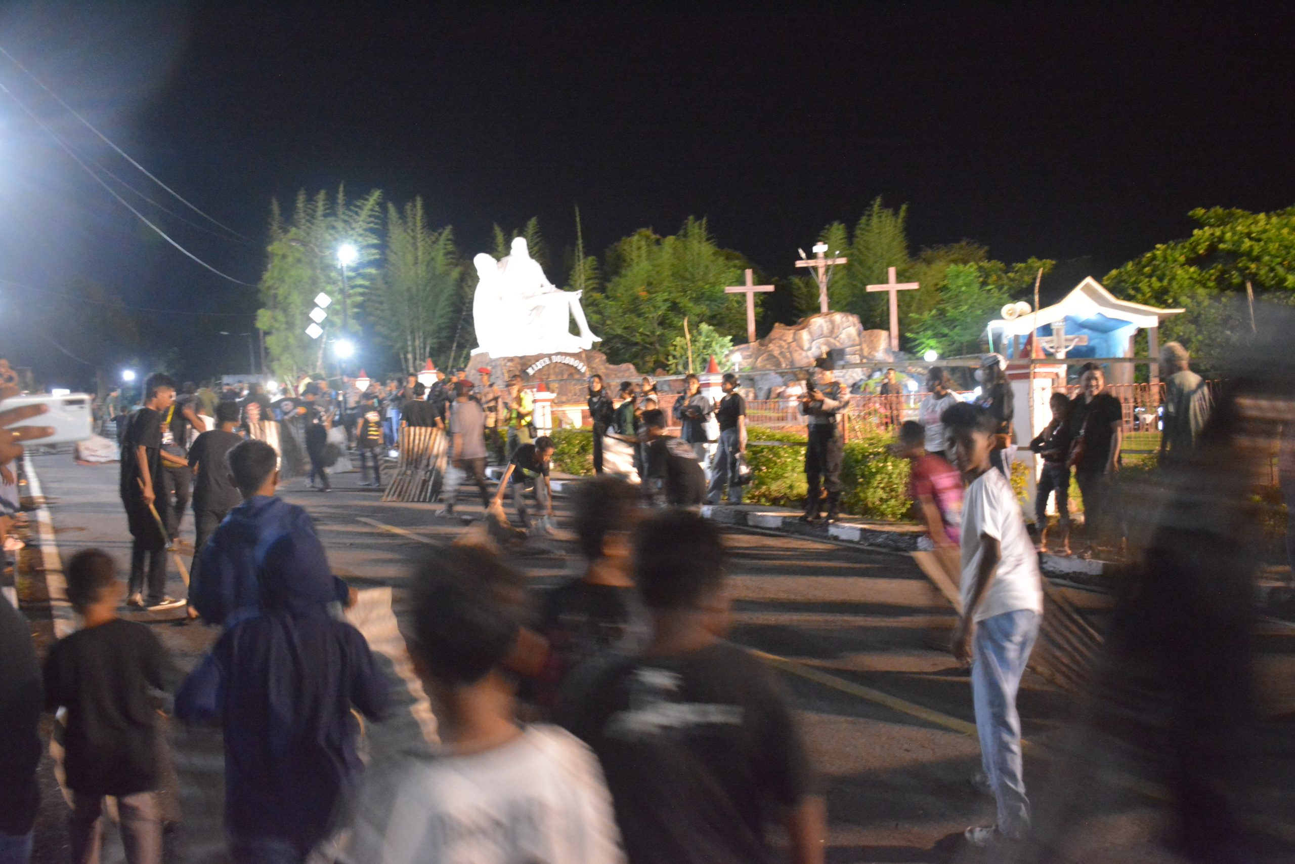 Rabu Trewa Masa Berkabung Di Kota Larantuka – REINHA.com