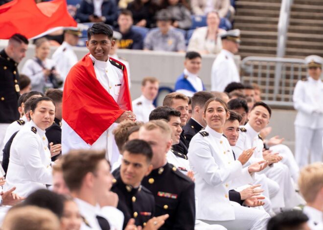 Membanggakan, Dua Perwira Muda TNI AL Lulus Dari United States Naval Academy